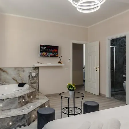 Hadrian's House Апартаменты *